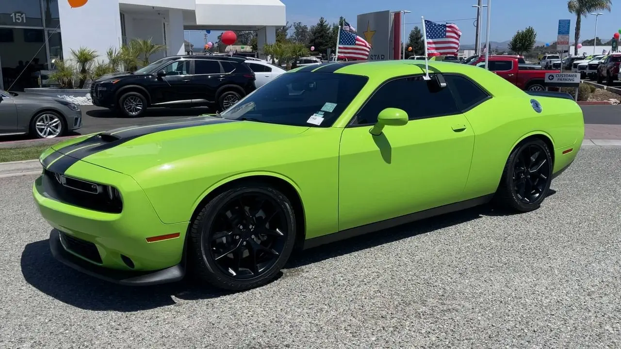 2023 Dodge Challenger GT Auto photo 4