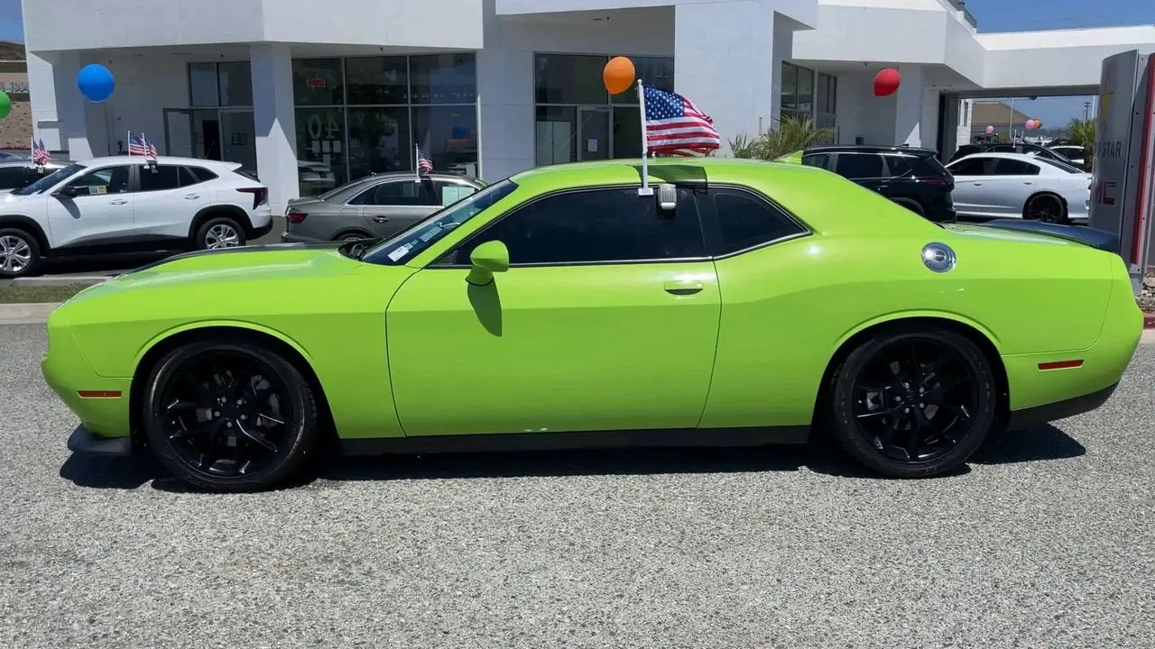 2023 Dodge Challenger GT Auto photo 5