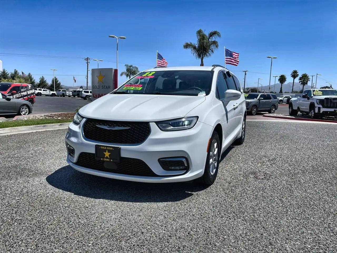 2022 Chrysler Pacifica Touring L photo 1