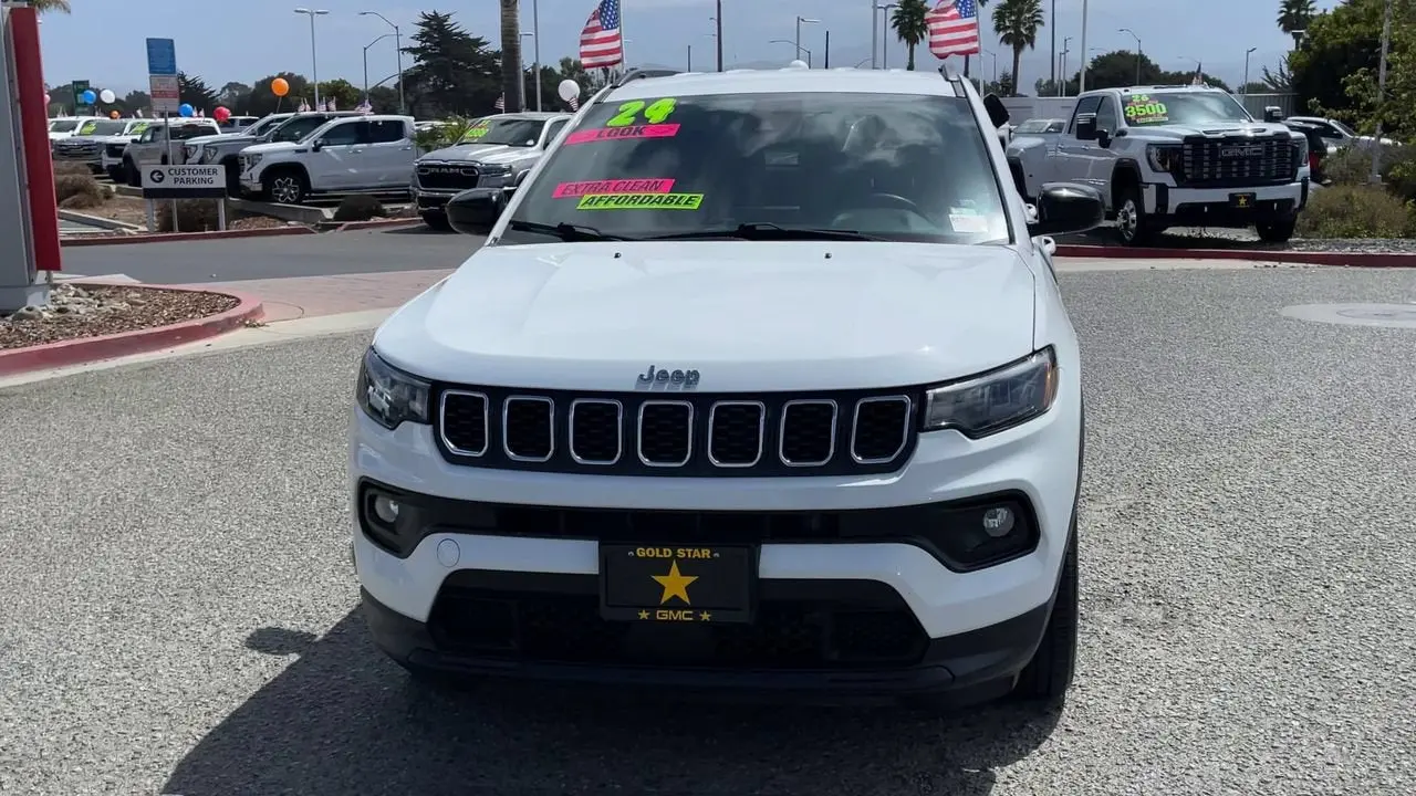 2024 Jeep Compass Latitude 4X4 photo 3