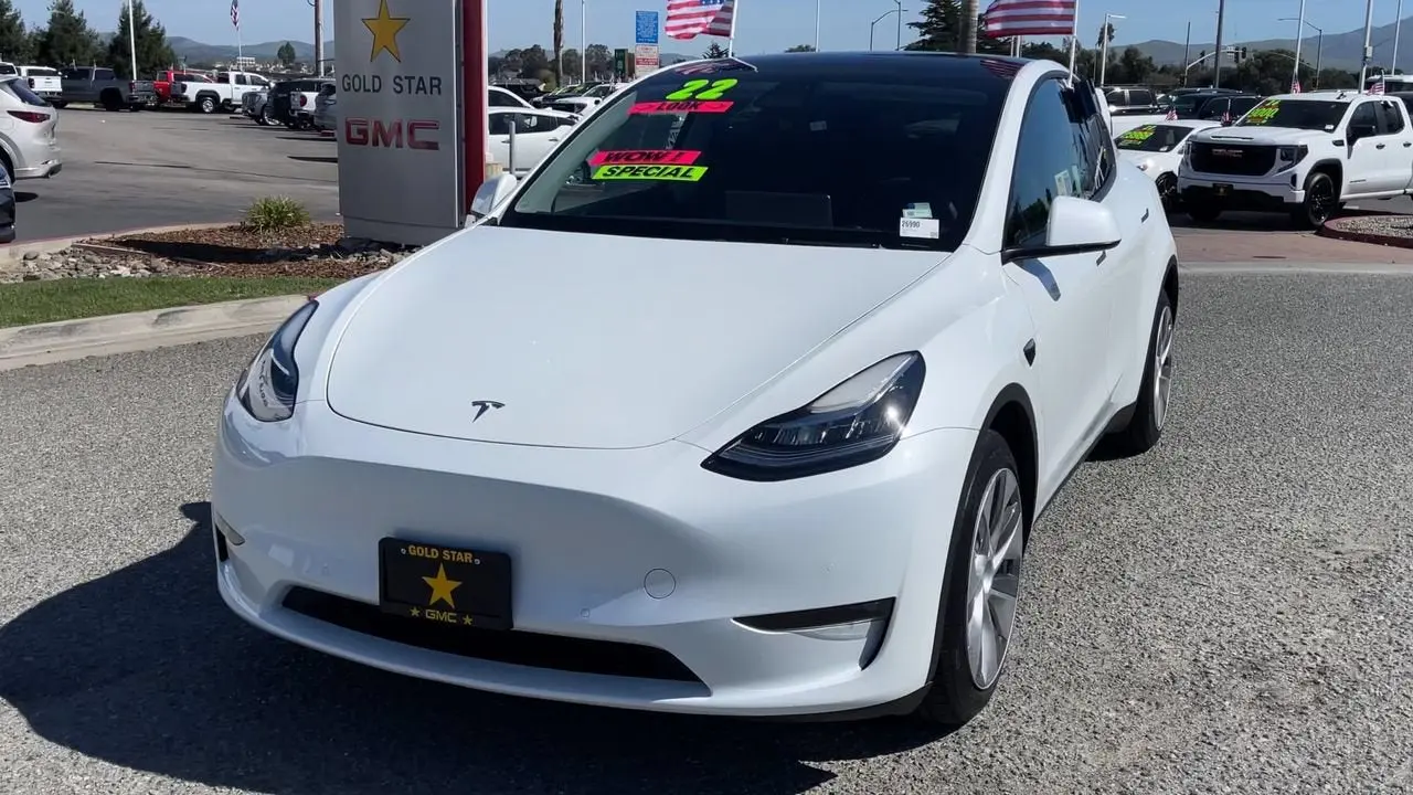 2022 Tesla Model Y Long Range Dual Motor AWD photo 3