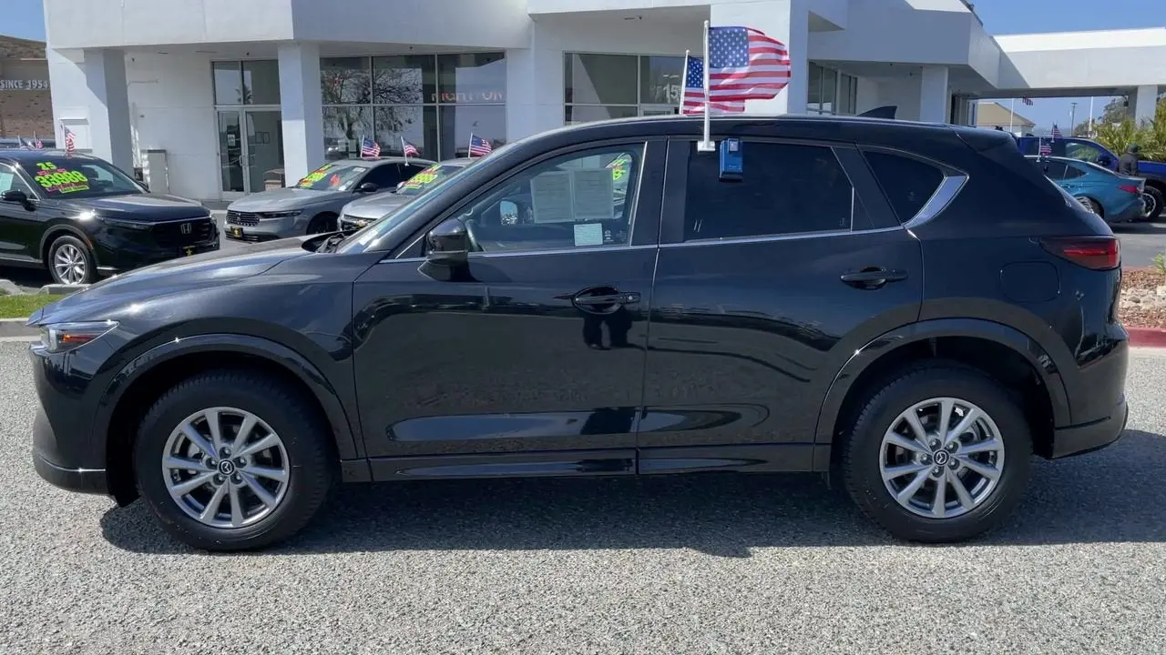 2025 Mazda CX-5 Select AWD Auto Package S photo 5