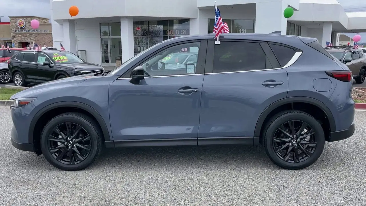 2023 Mazda CX-5 S Carbon Edition Auto AWD photo 5