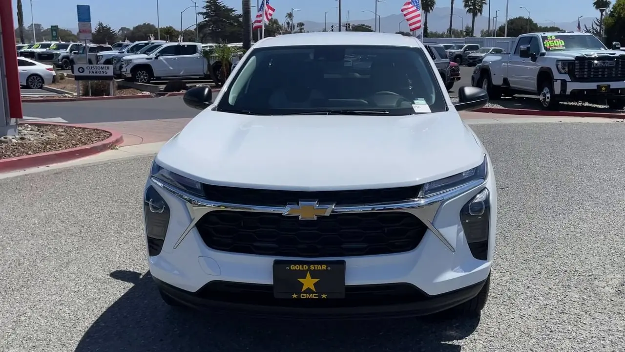 2026 Chevrolet Trax LS photo 3