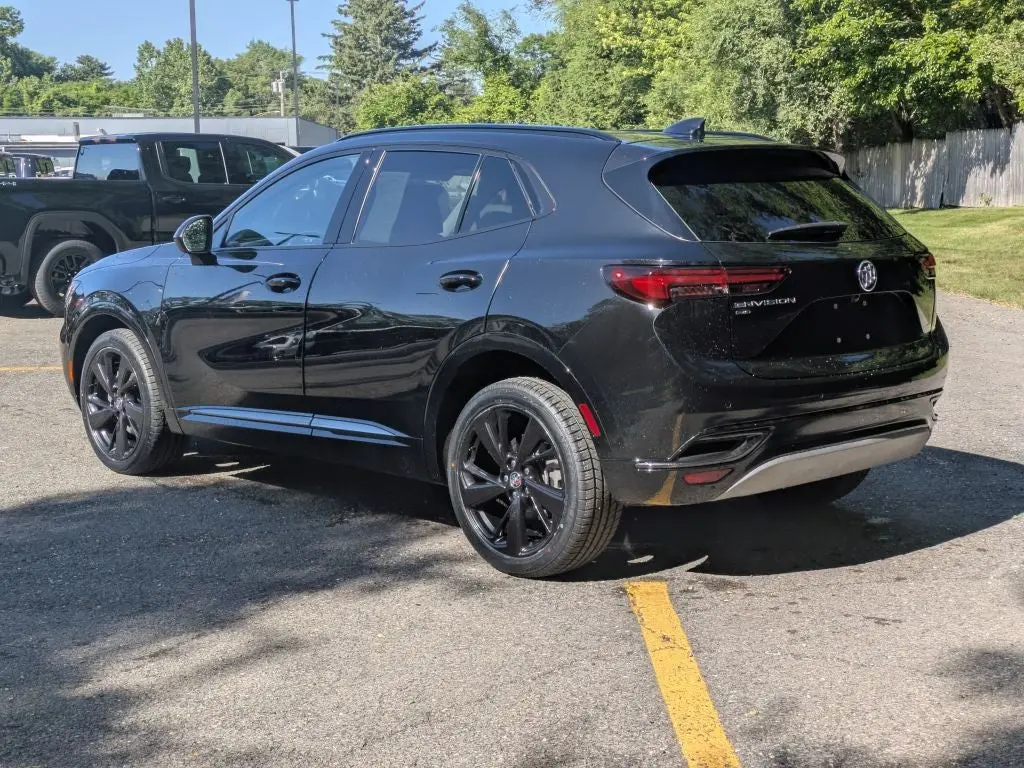 2022 Buick Envision Essence AWD photo 5