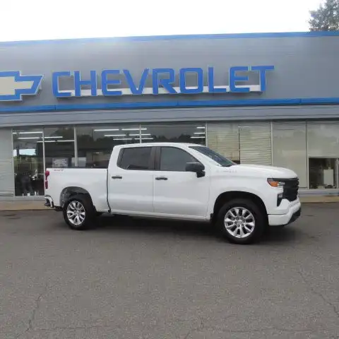 2023 Chevrolet Silverado 1500 Custom 4WD Crew Cab Short Box's photo