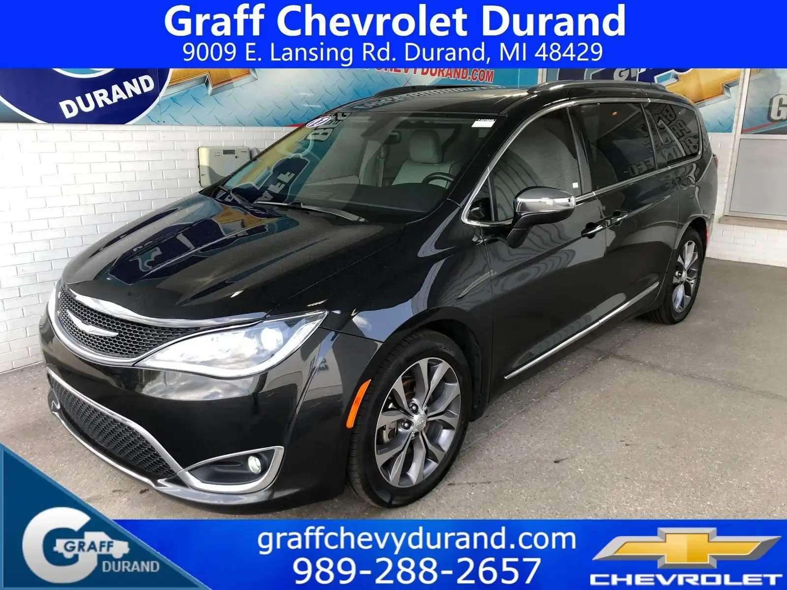 2017 Chrysler Pacifica Limited's photo
