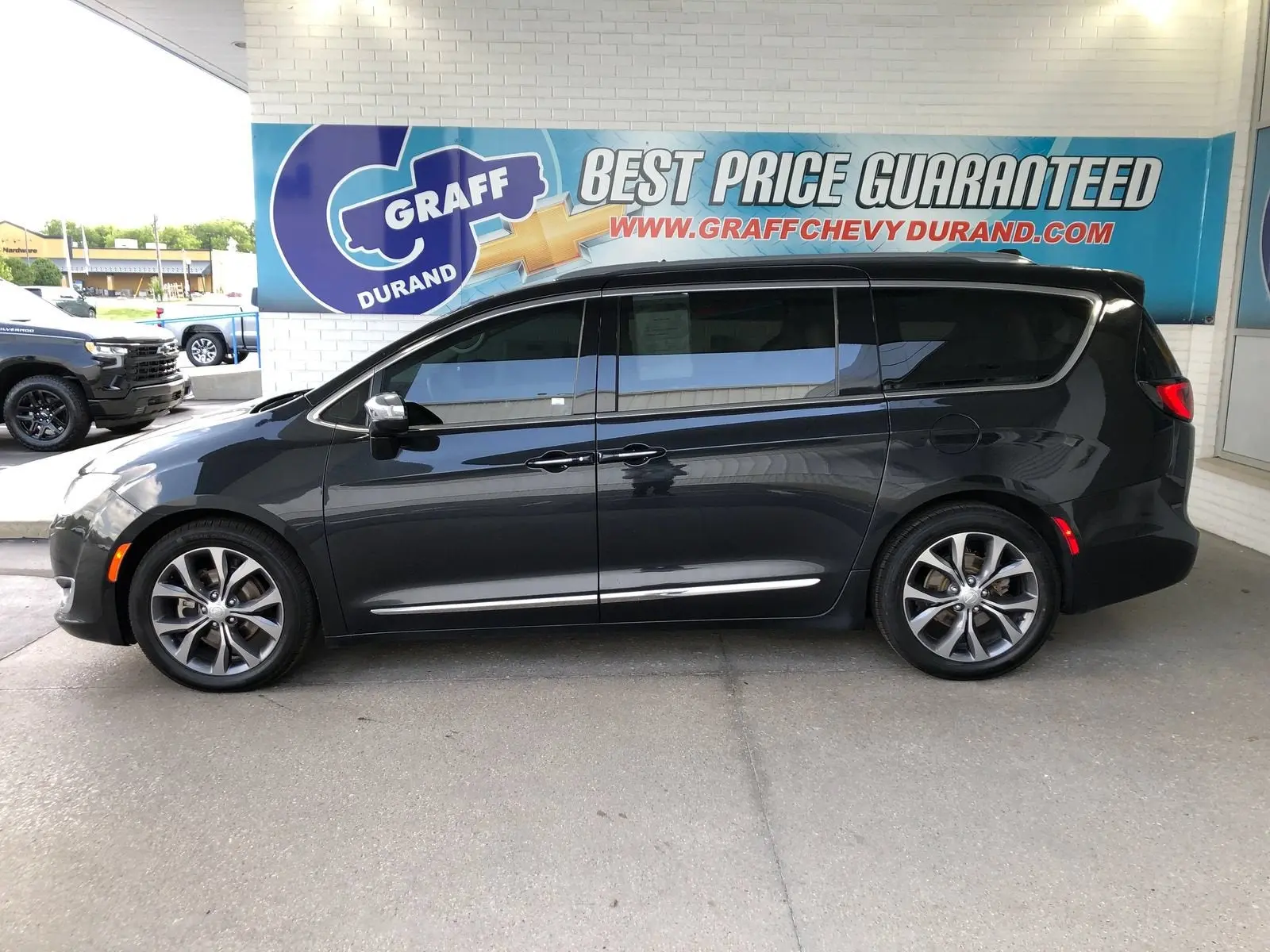 2017 Chrysler Pacifica Limited photo 5