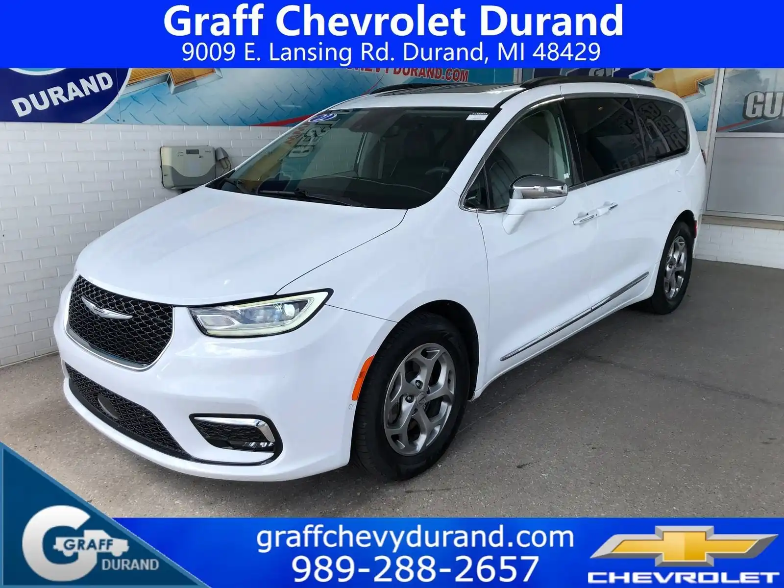 2022 Chrysler Pacifica Limited's photo