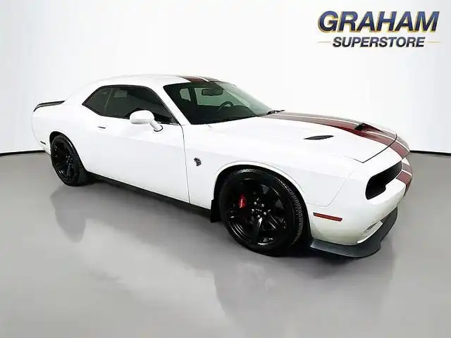 2017 Dodge Challenger SRT Hellcat's photo