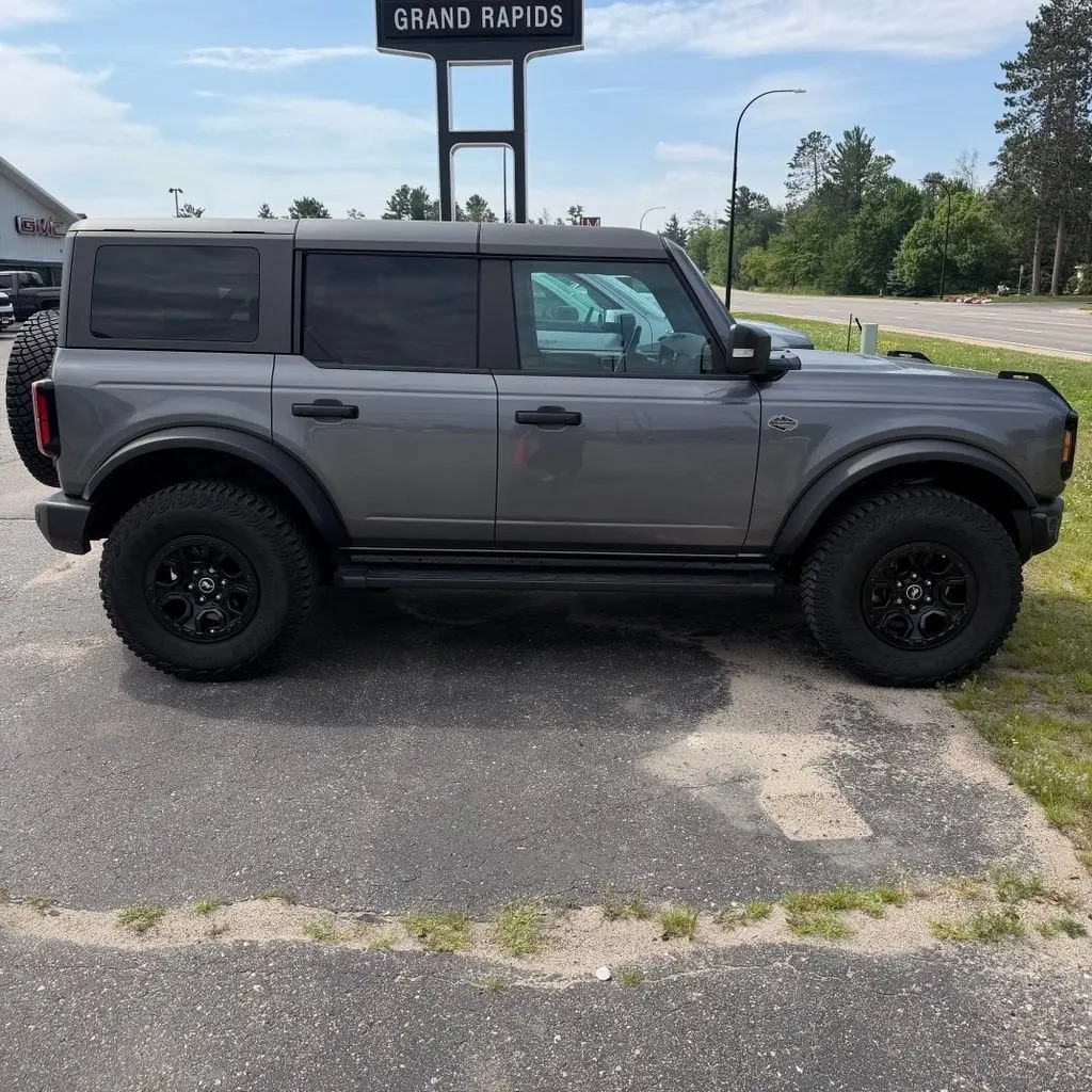 2023 Ford Bronco Wildtrak 4x4 photo 3