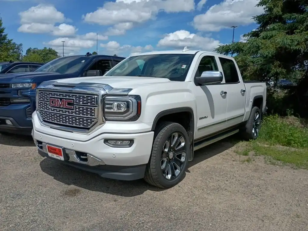 2018 GMC Sierra 4WD Crew Cab Short Box's photo