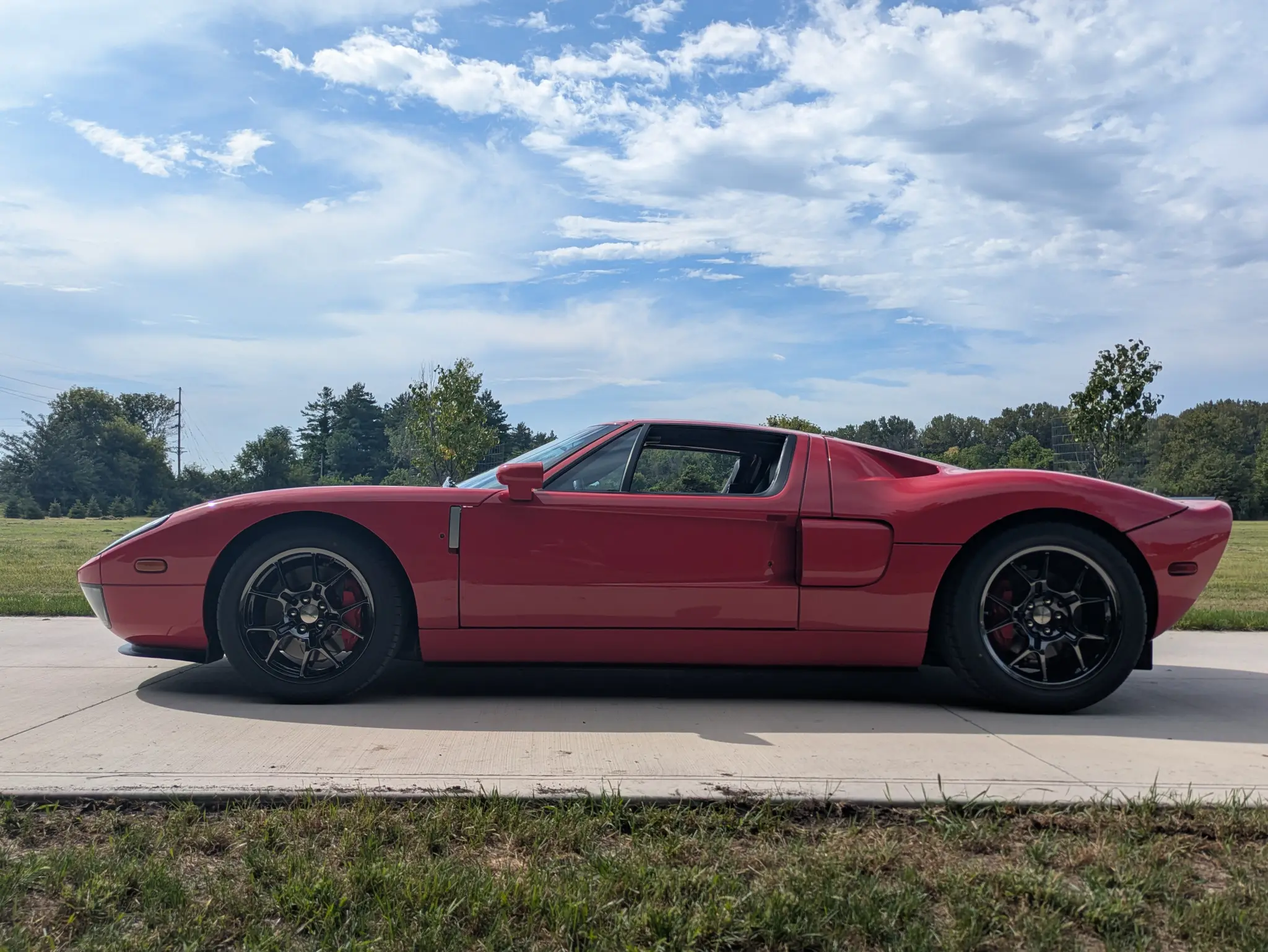 2005 Ford GT Base photo 4