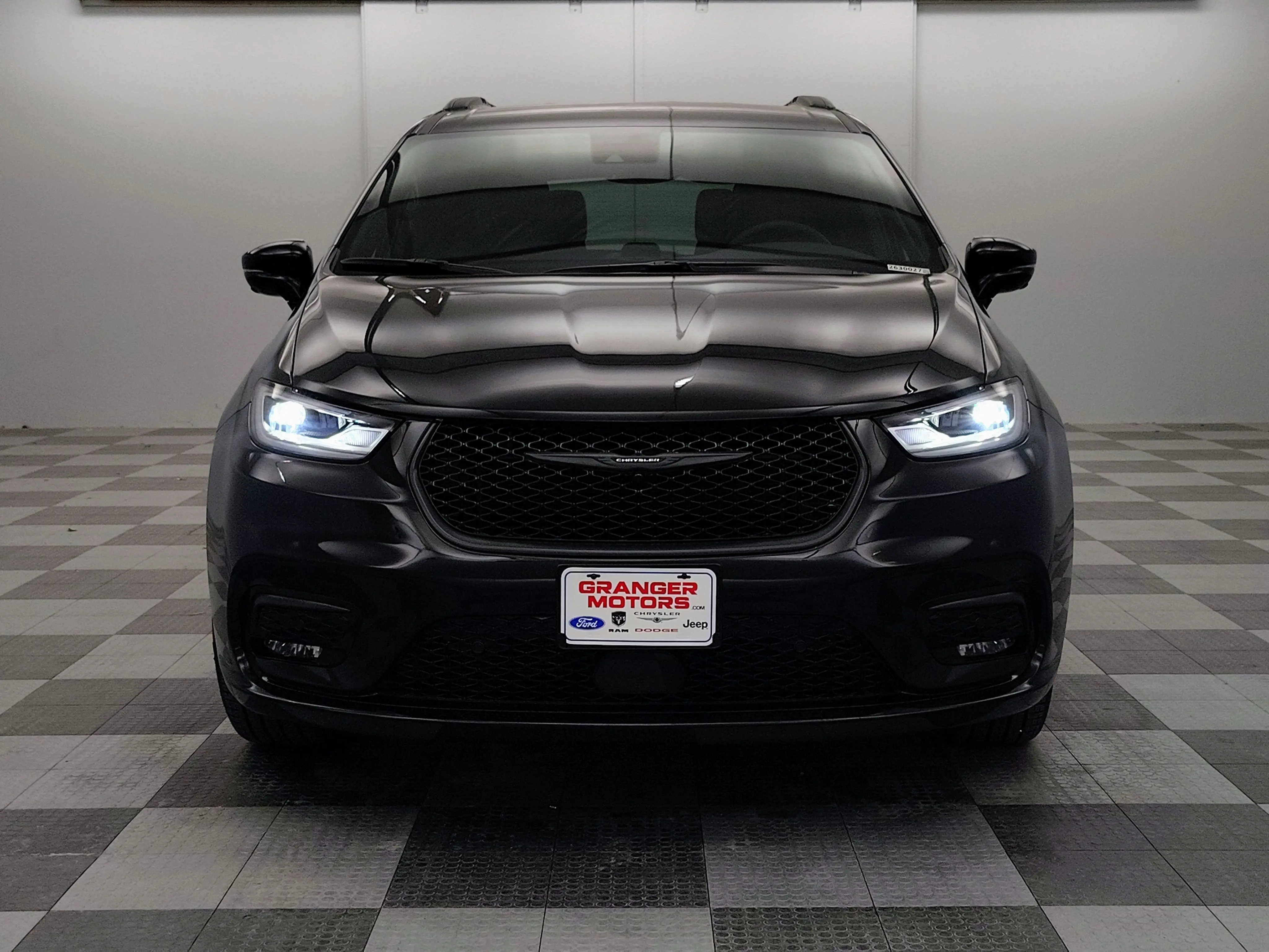 2026 Chrysler Pacifica Select photo 5