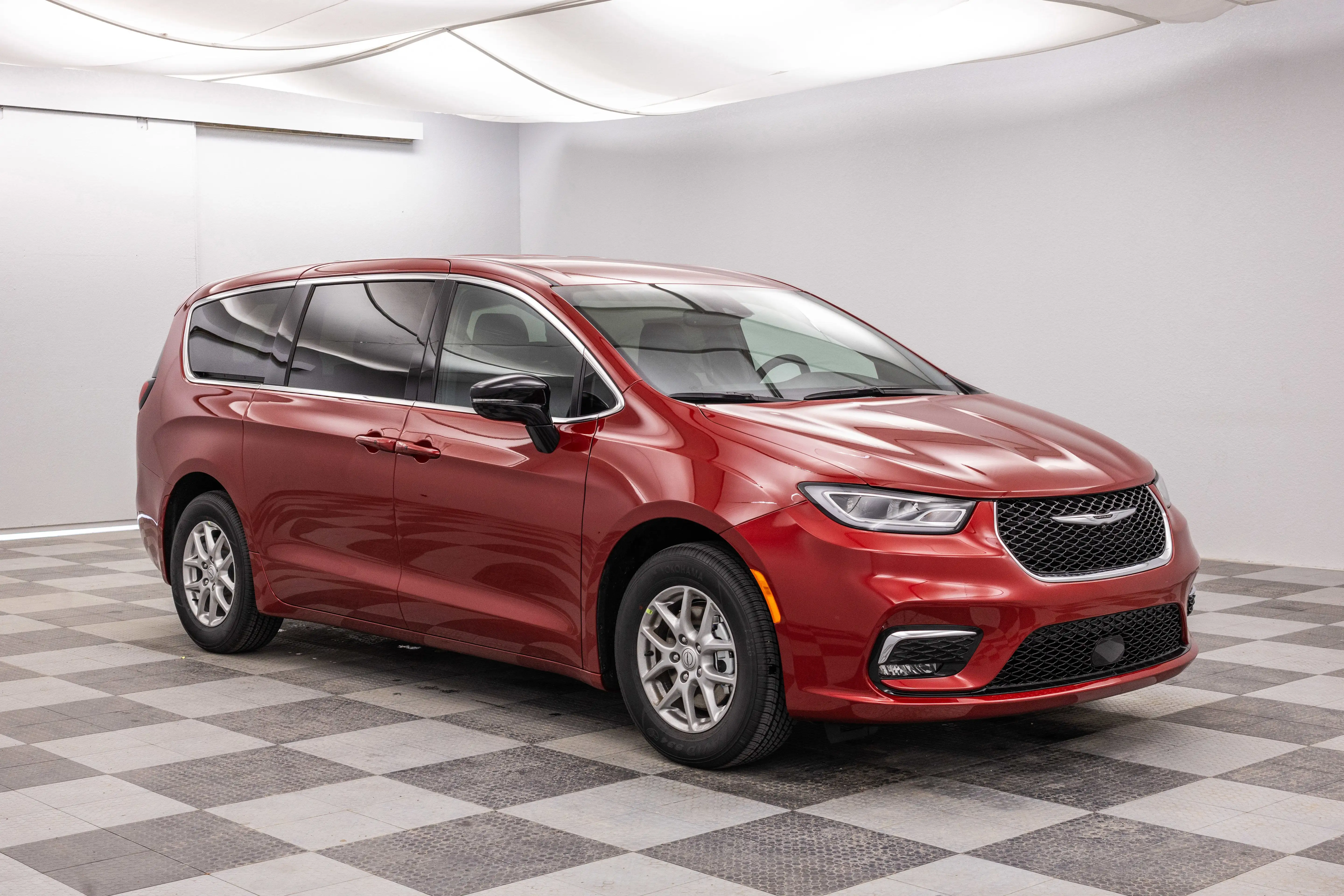 2026 Chrysler Pacifica Select's photo