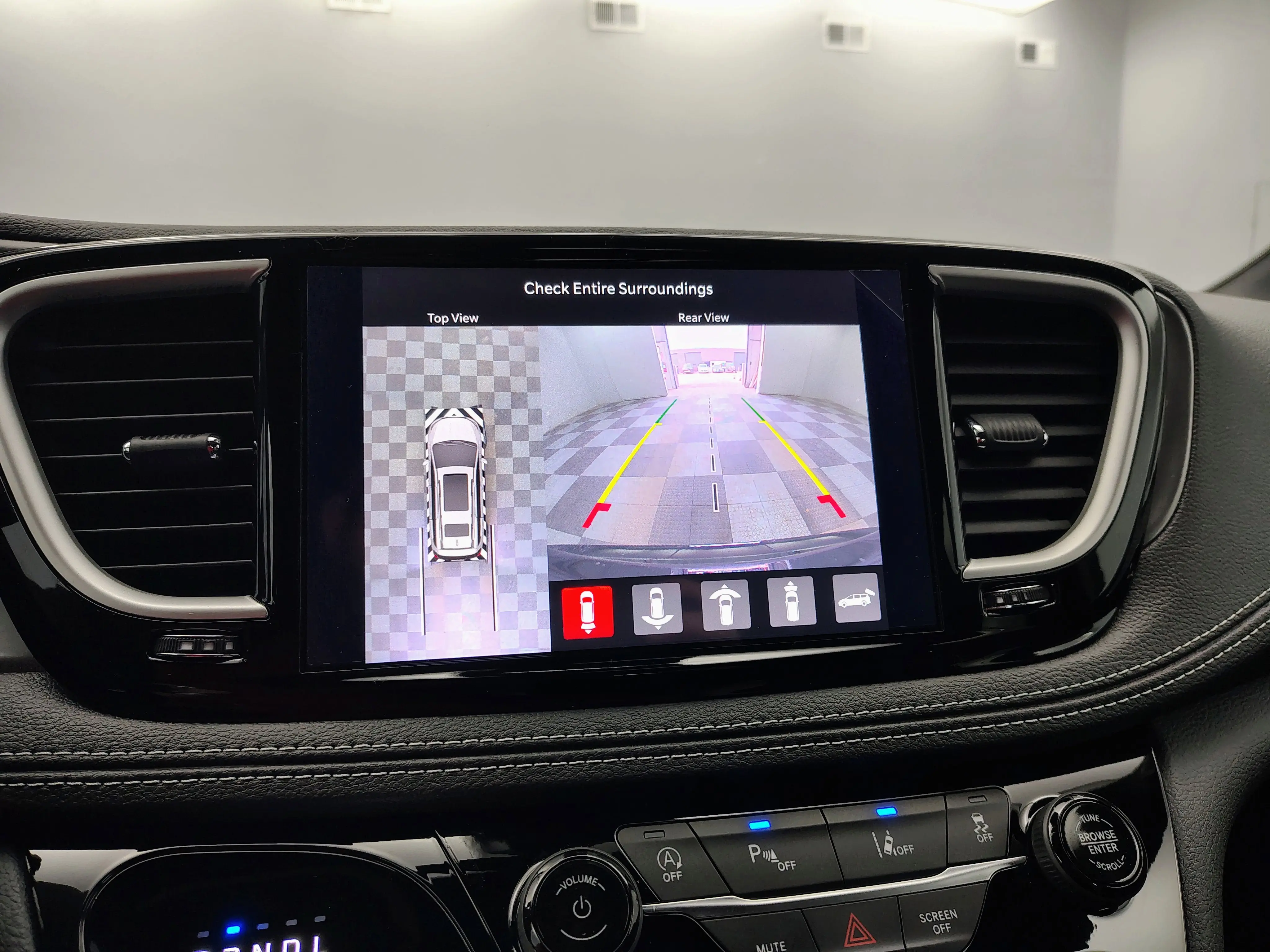 2026 Chrysler Pacifica Select photo 4