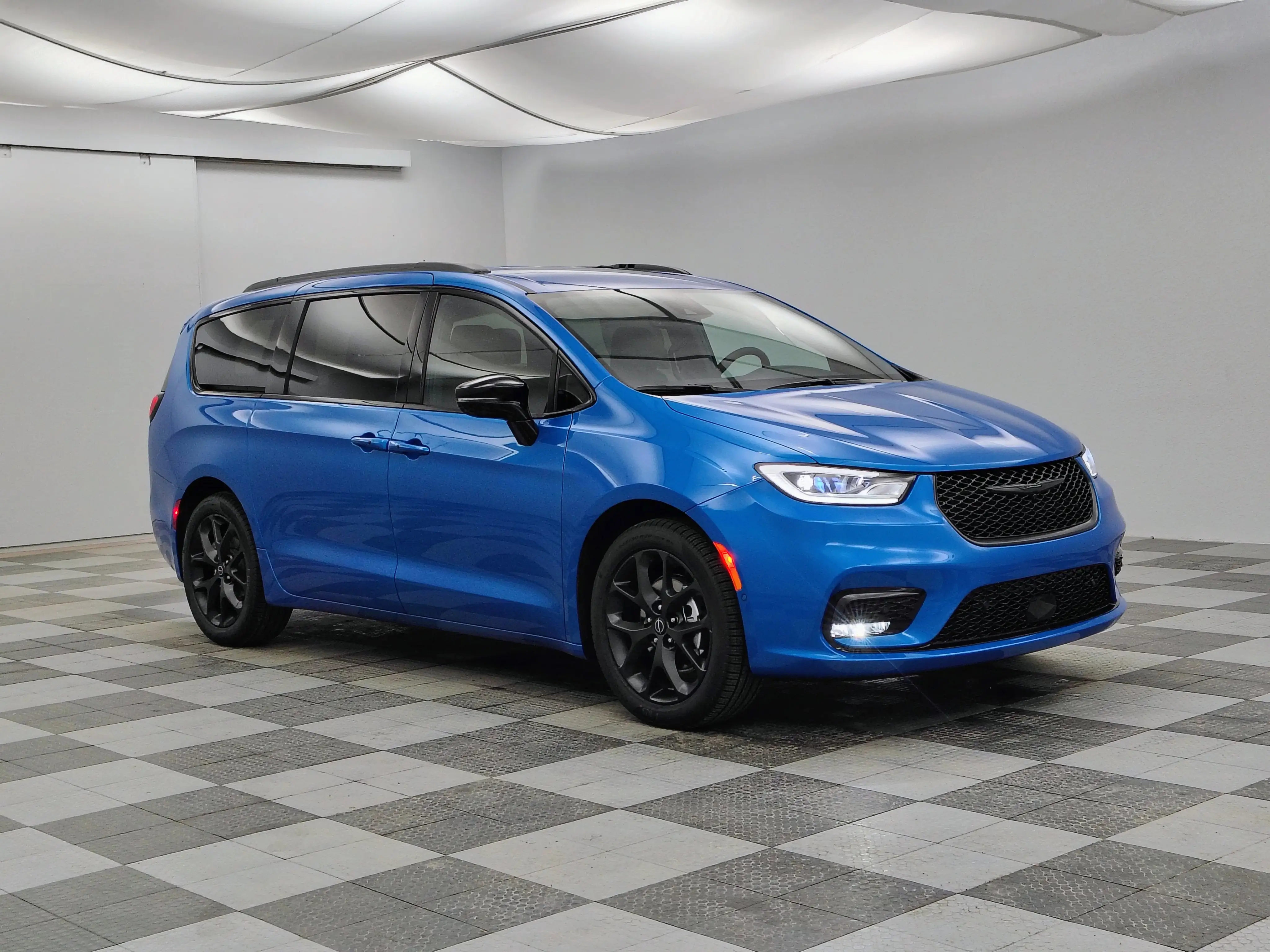2026 Chrysler Pacifica Select photo 1