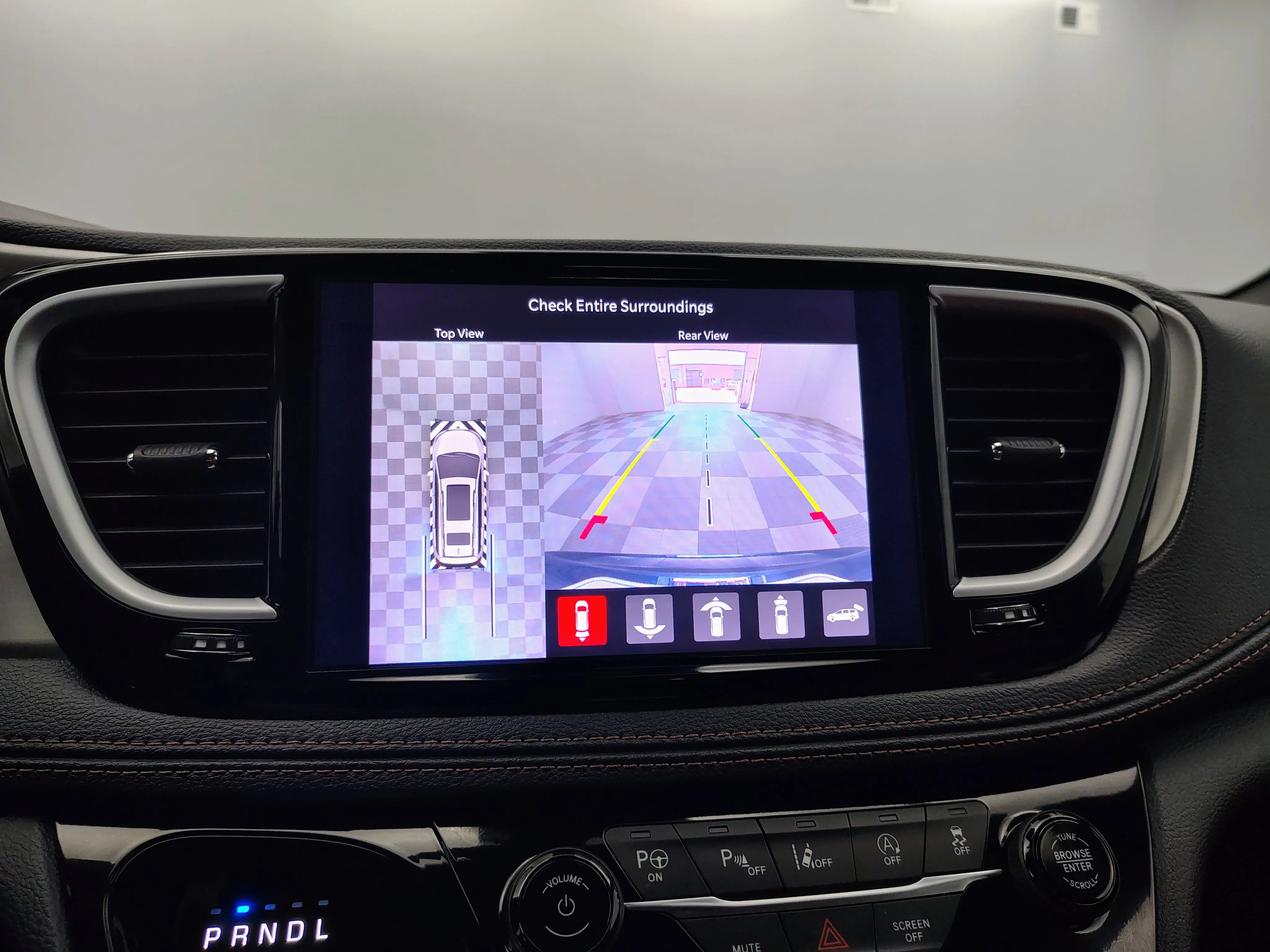2024 Chrysler Pacifica Pinnacle photo 5