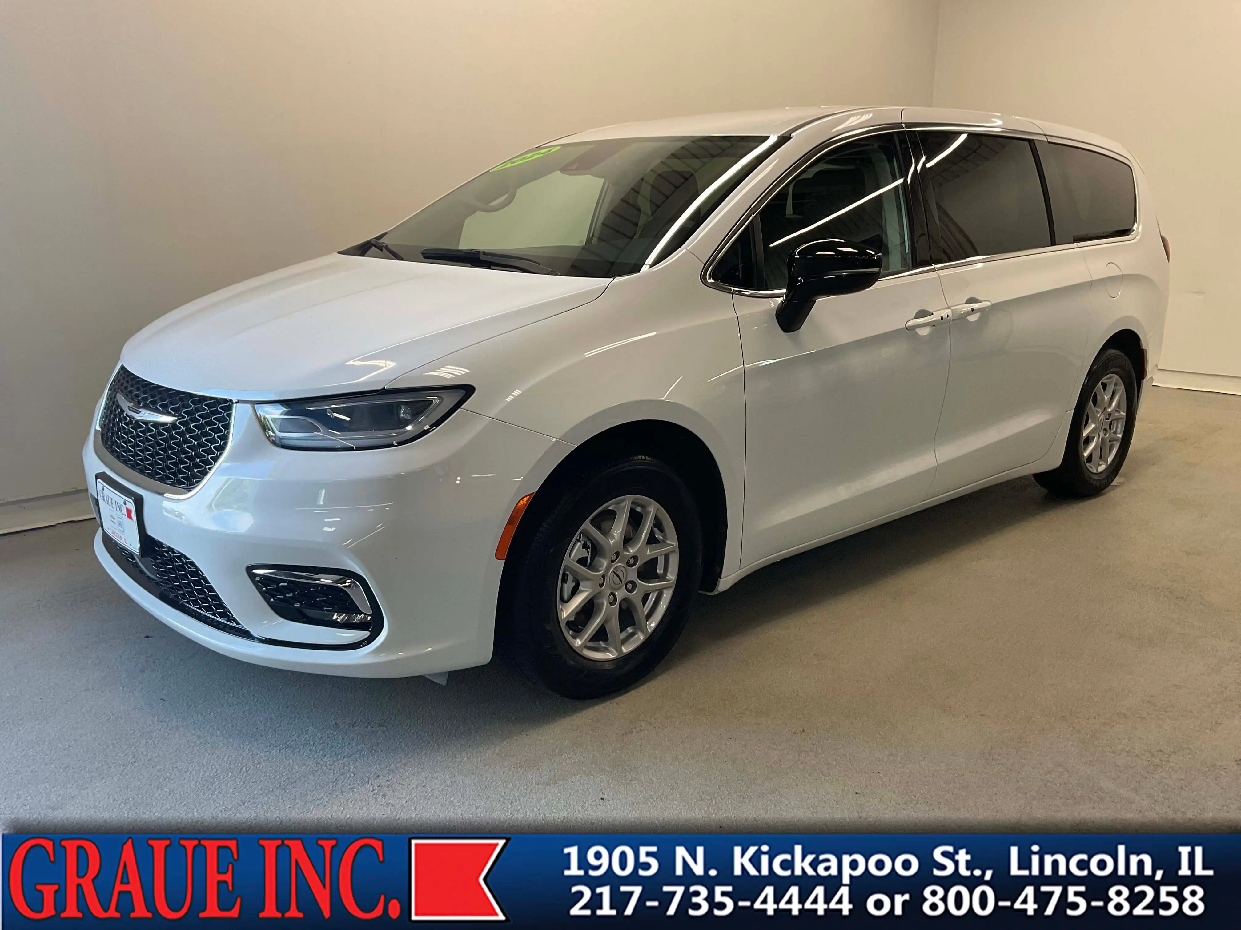 2024 Chrysler Pacifica Touring L's photo