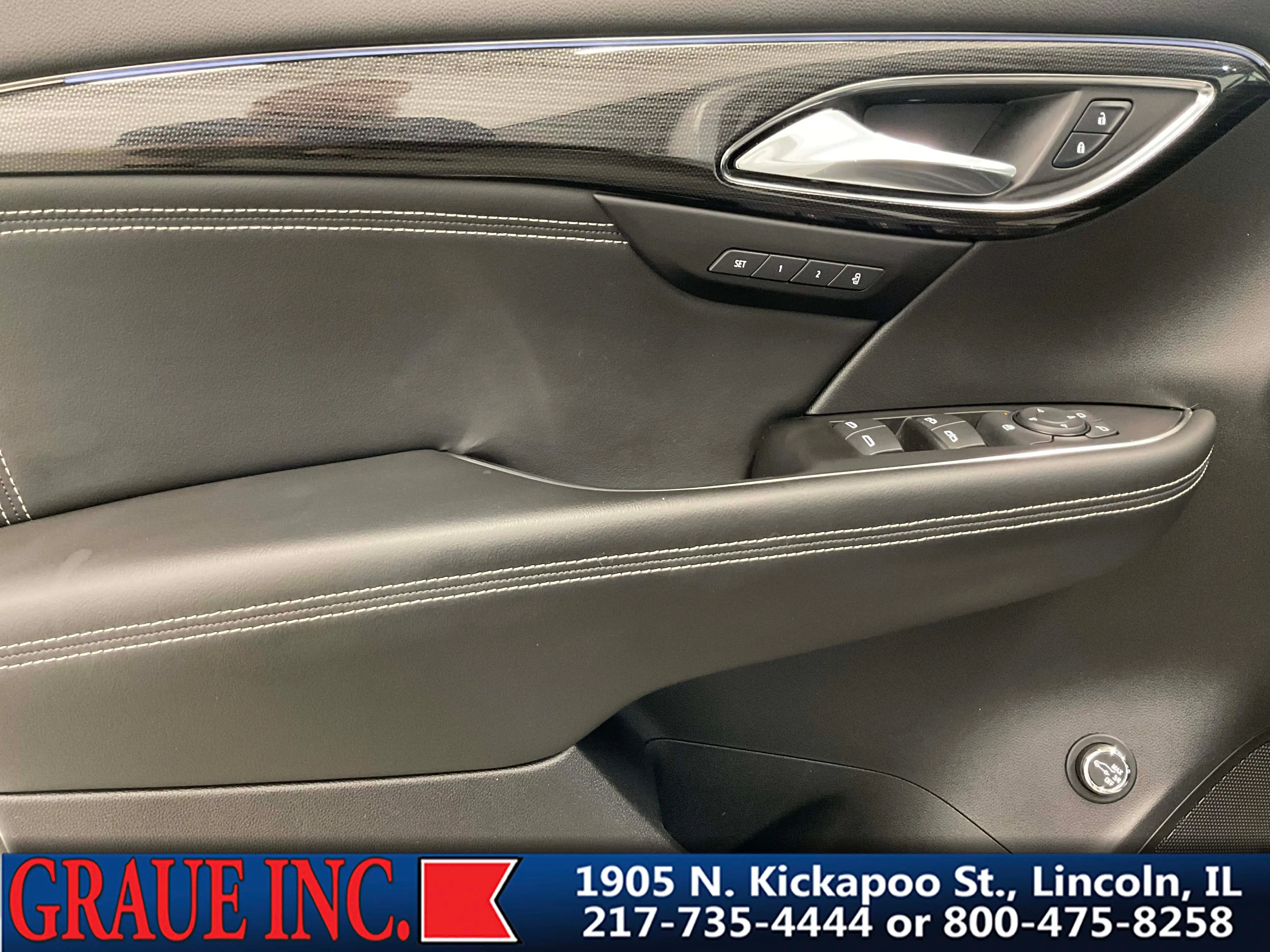 2023 Buick Envision Essence AWD photo 5