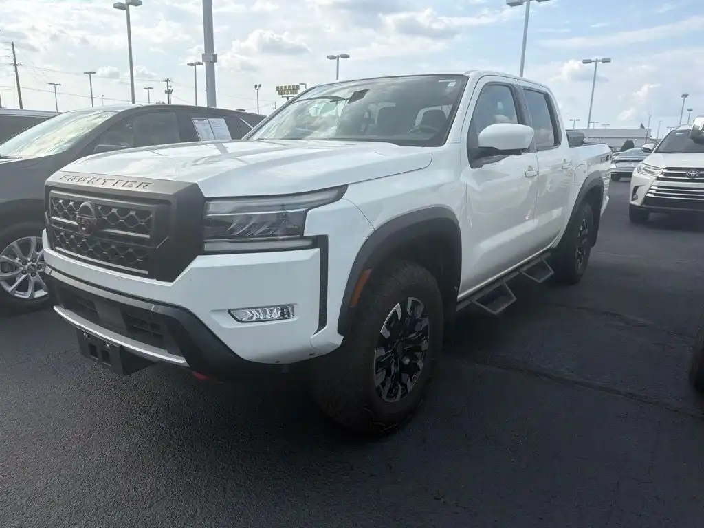 2022 Nissan Frontier PRO-4X Crew Cab 4X4's photo