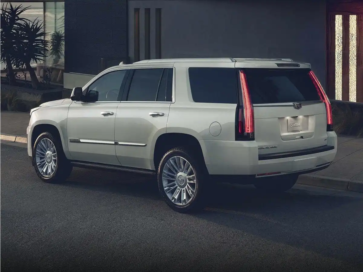 2018 Cadillac Escalade AWD Platinum's photo