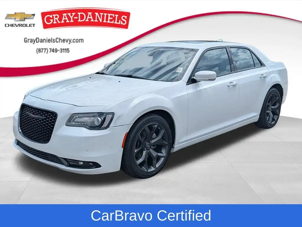 2022 Chrysler 300 S's photo