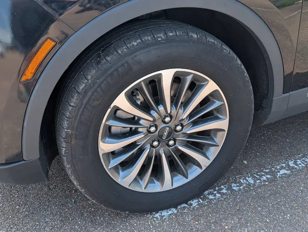 2021 Lincoln Nautilus AWD photo 5
