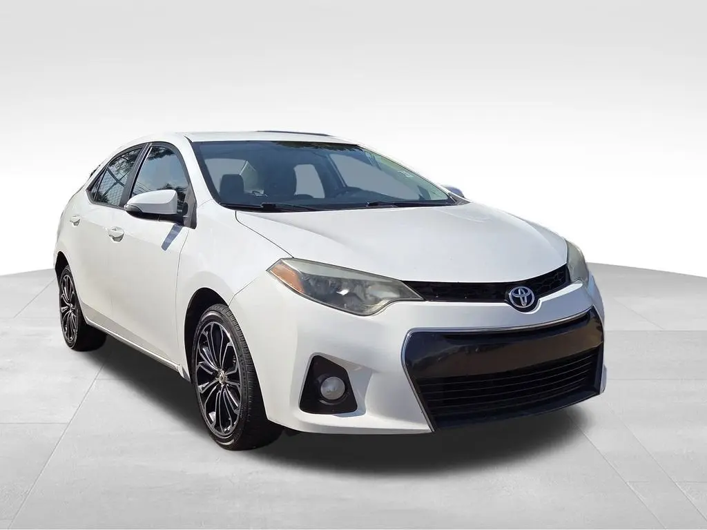 2014 Toyota Corolla S Plus AT photo 4