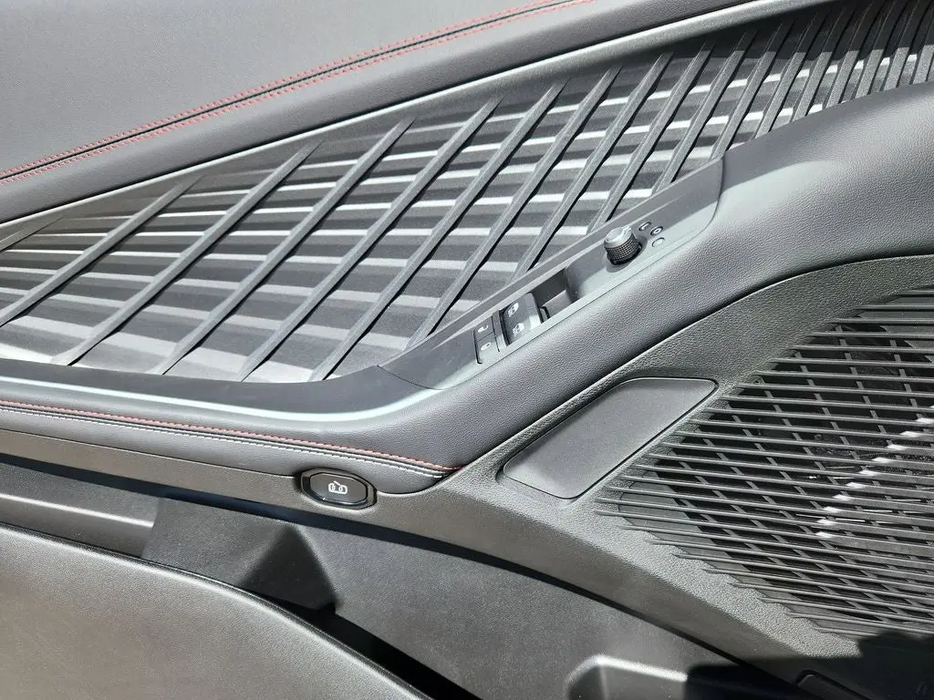 2026 Dodge Charger Scat Pack AWD photo 5