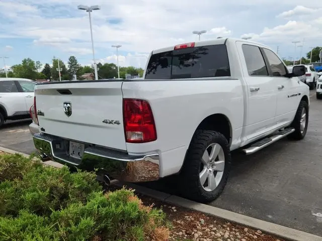 2012 RAM 1500 SLT 4x4 Crew Cab photo 4