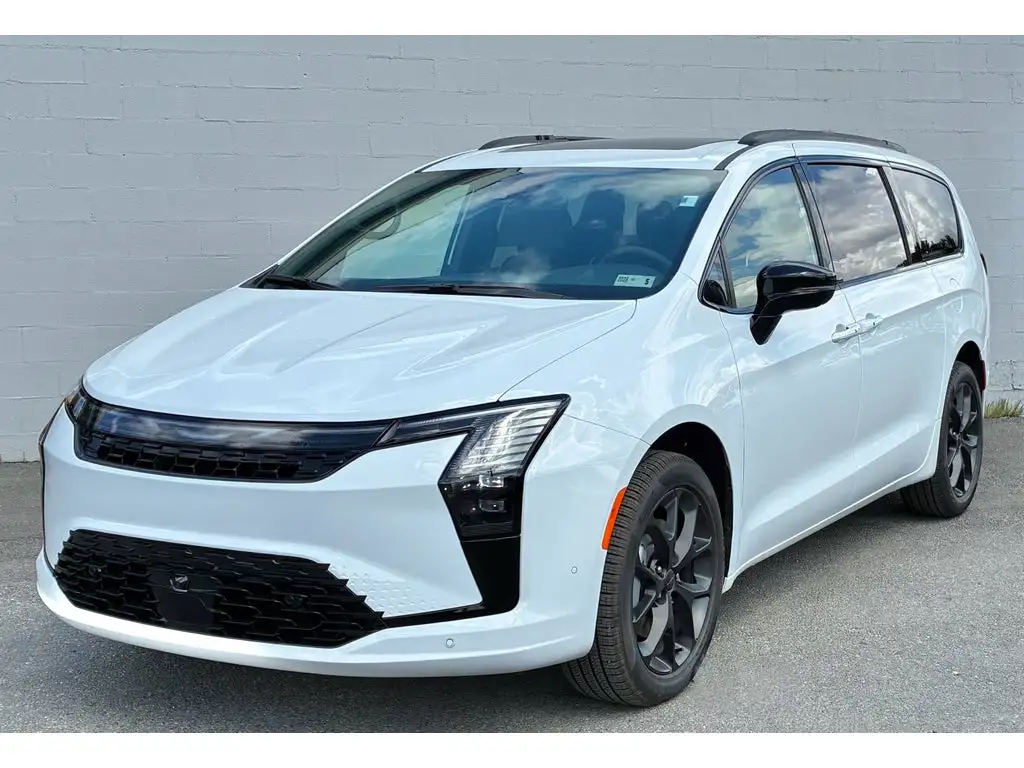 2027 Chrysler Pacifica Limited AWD's photo