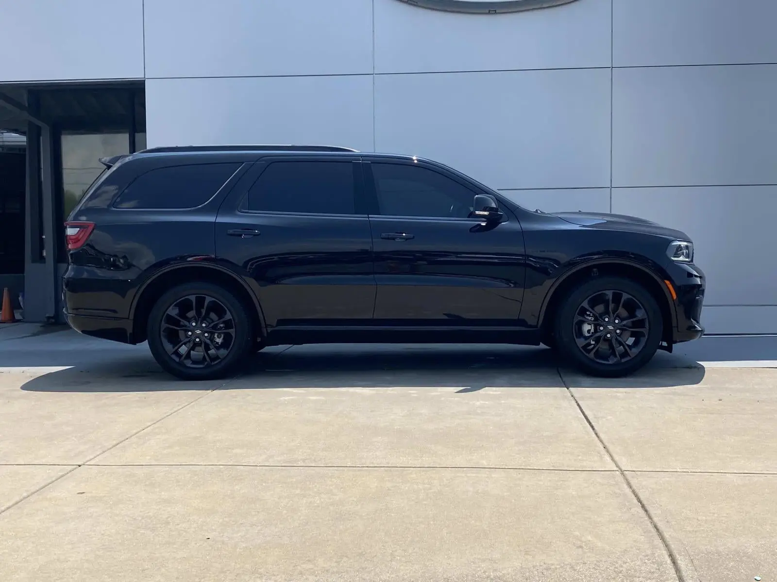 2024 Dodge Durango R/T Plus RWD photo 3
