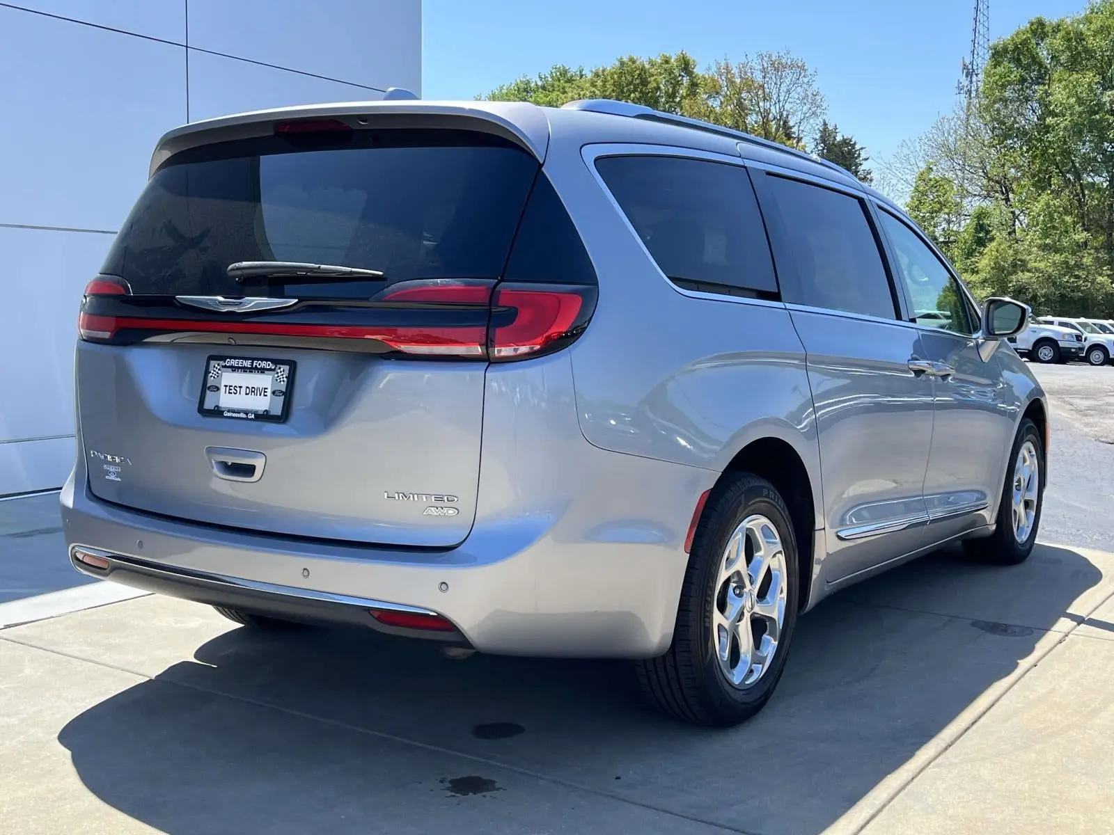 2021 Chrysler Pacifica Limited photo 4