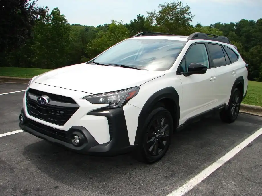 2025 Subaru Outback Onyx Edition's photo