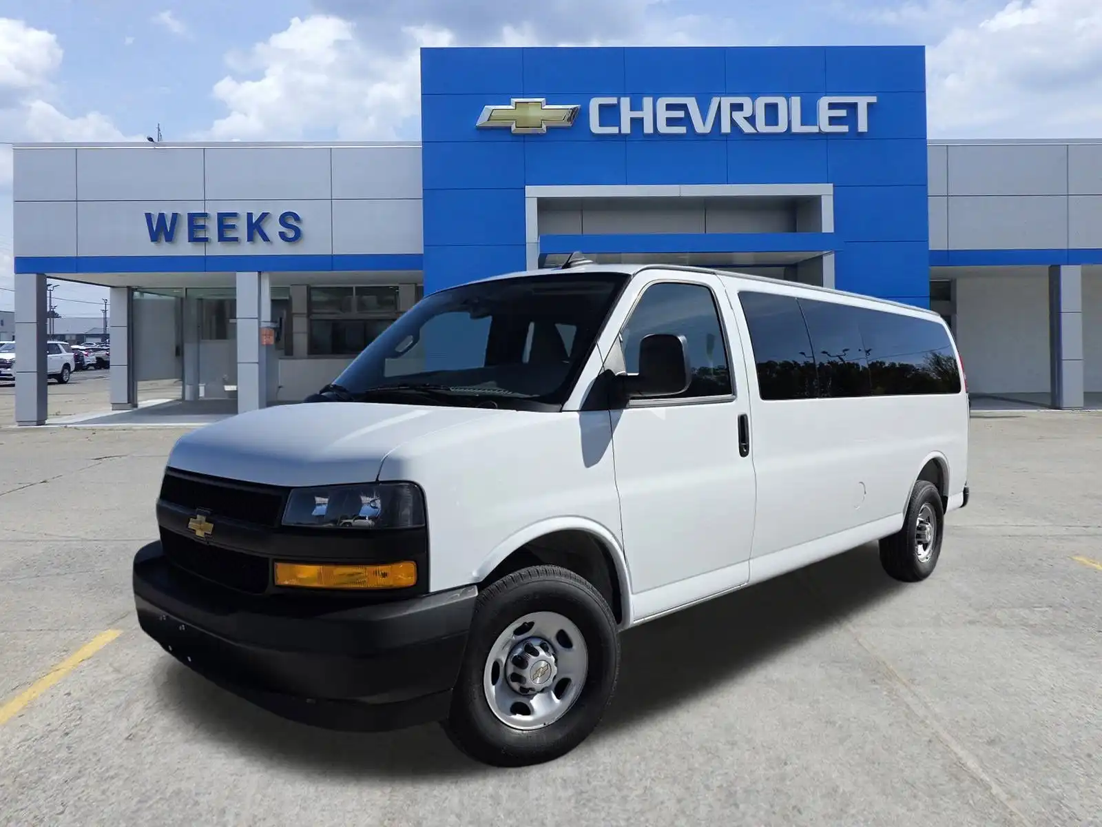 2025 Chevrolet Express 3500 LS Extended's photo