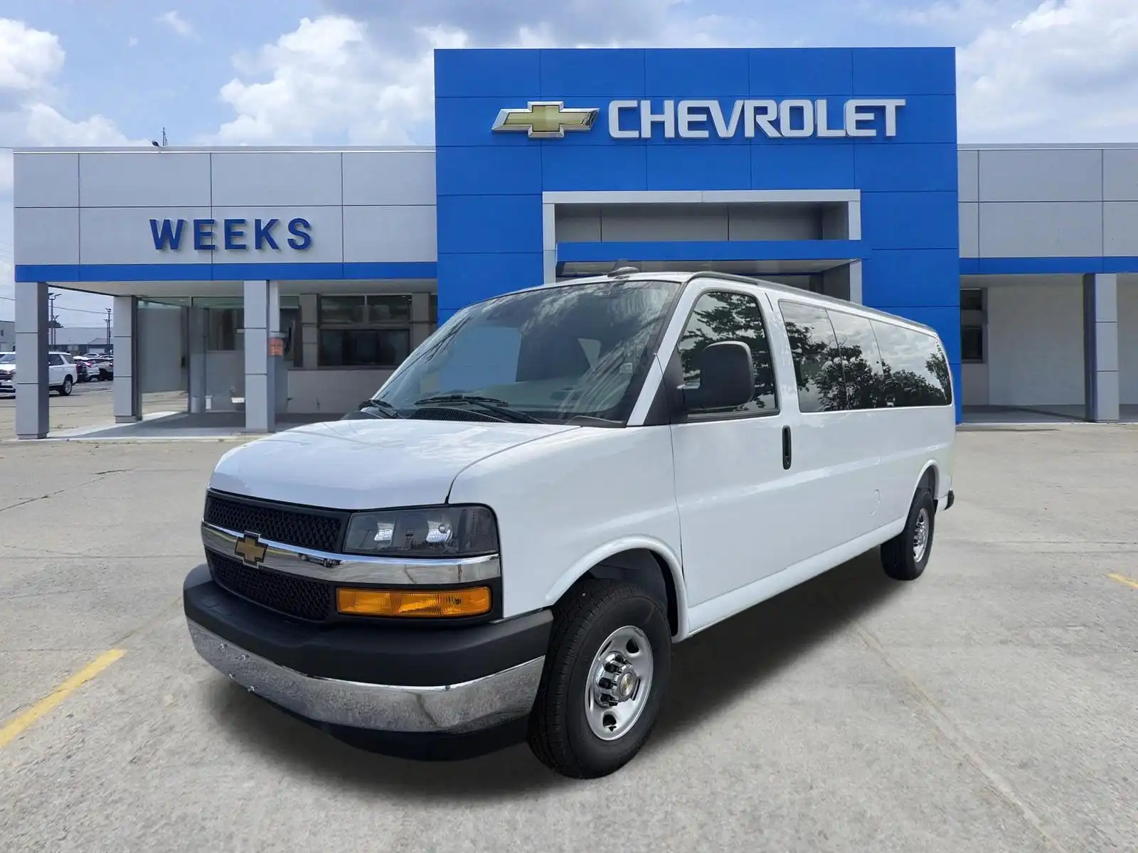 2026 Chevrolet Express 3500 LT Extended's photo