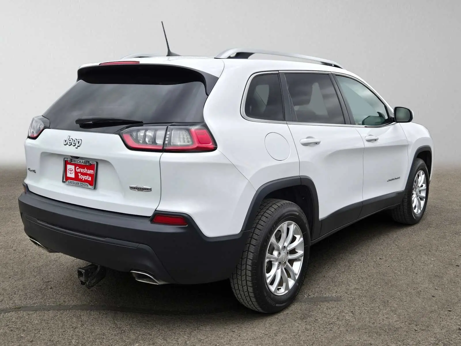 2019 Jeep Cherokee Latitude 4WD photo 3