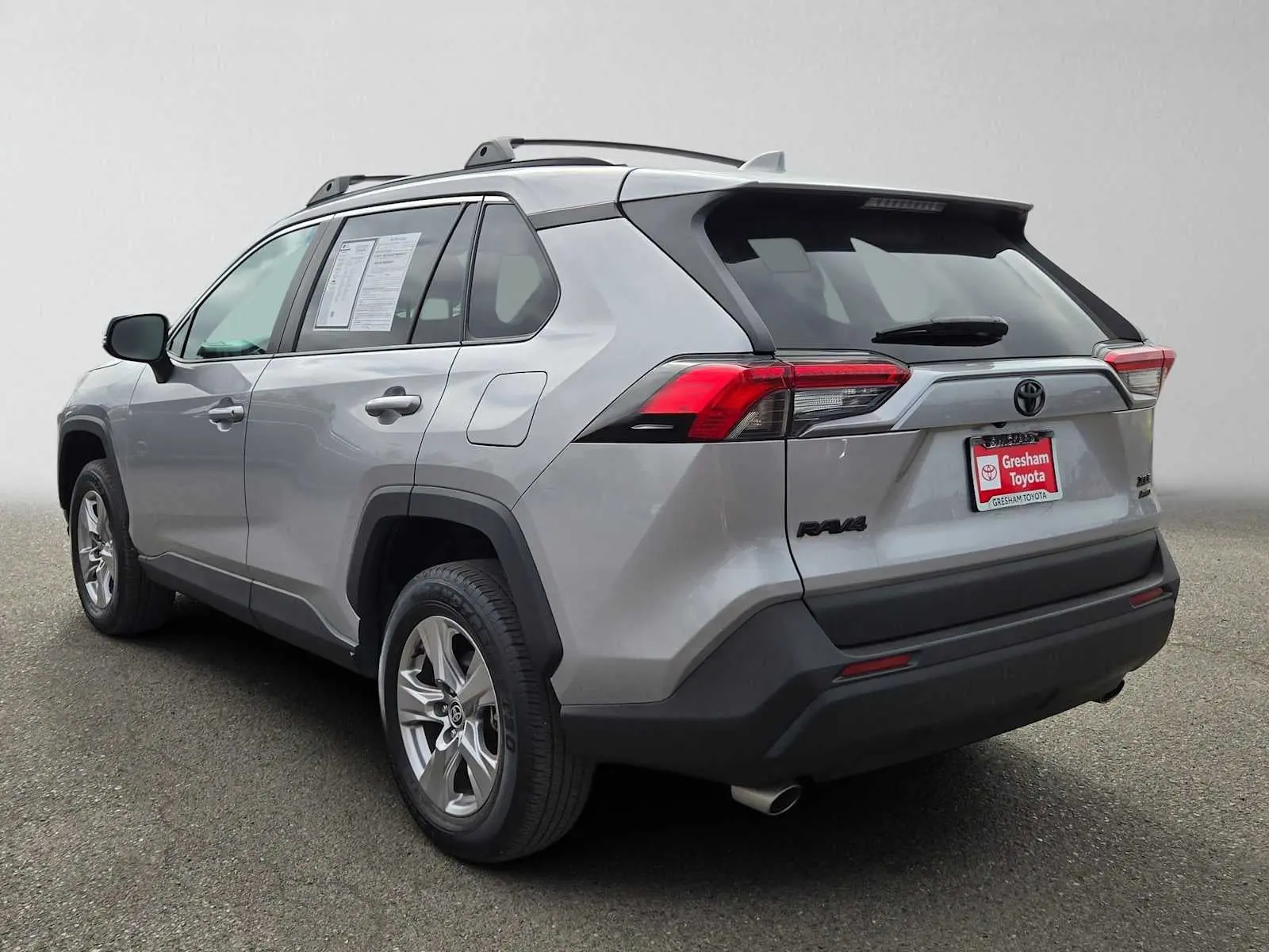 2023 Toyota RAV4 XLE AWD photo 5