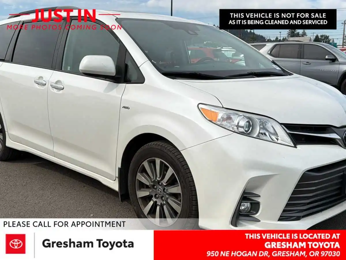 2020 Toyota Sienna XLE V6 AWD 7-Passenger's photo