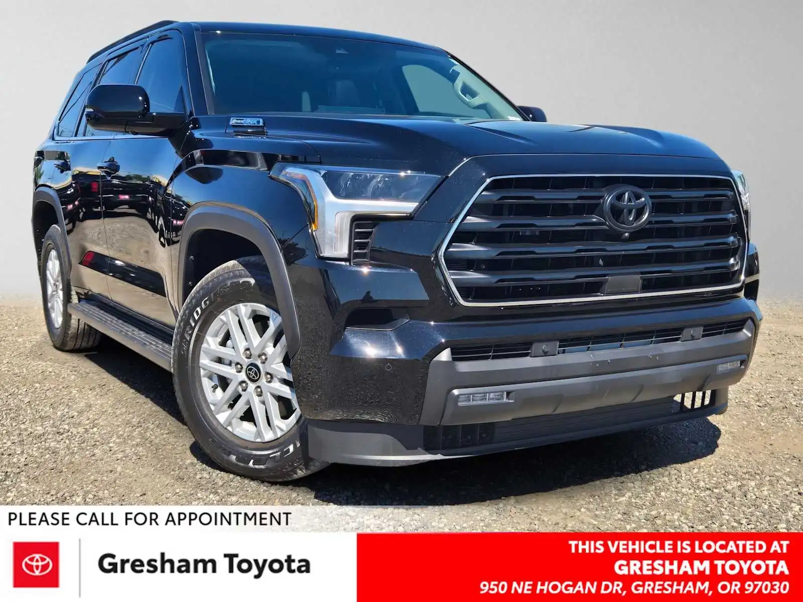 2024 Toyota Sequoia SR5 4WD i-FORCE MAX Hybrid's photo