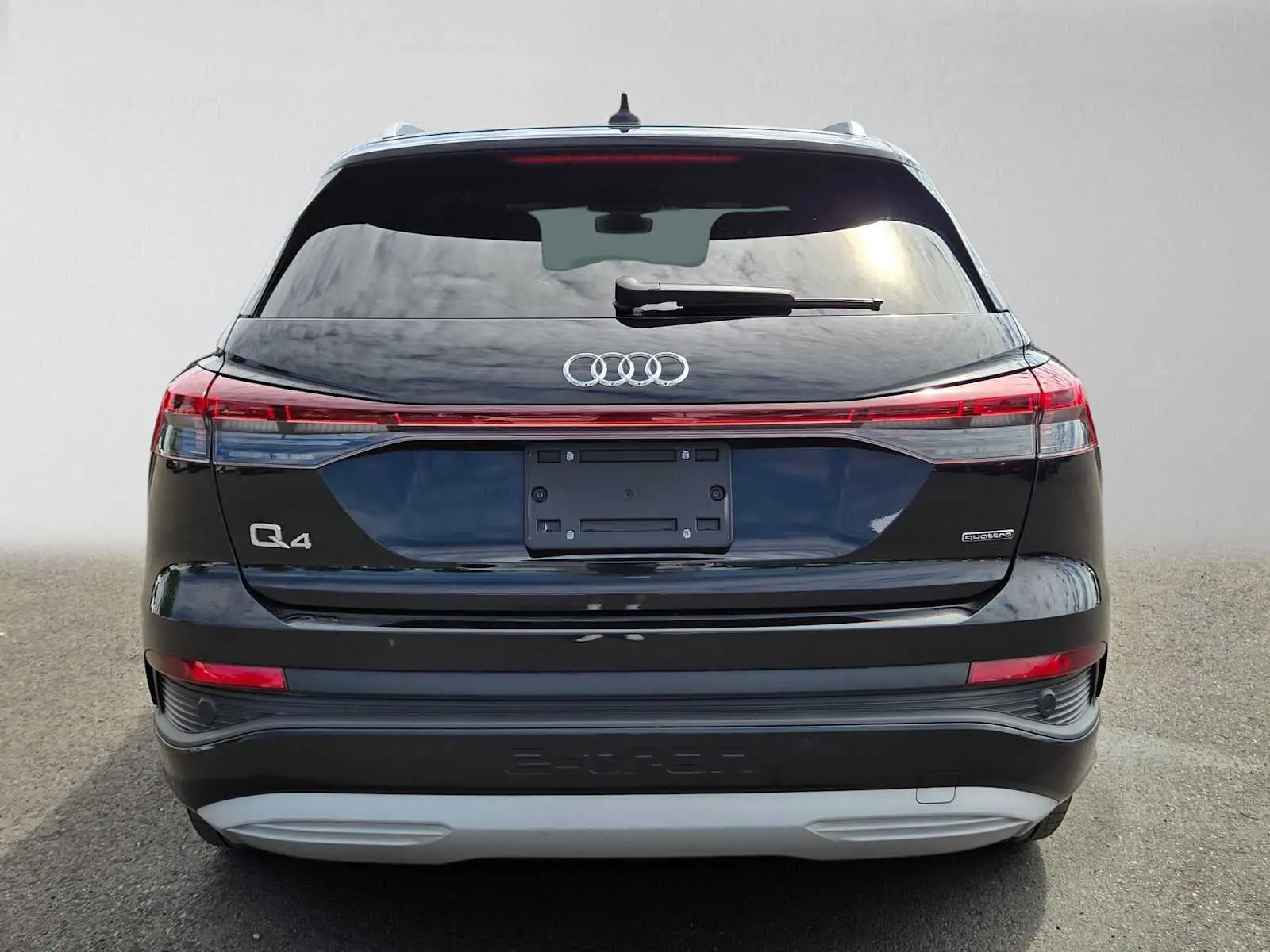 2022 Audi Q4 e-tron 50 Premium Plus quattro photo 4