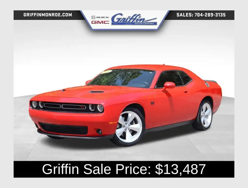 2016 Dodge Challenger R/T Plus's photo