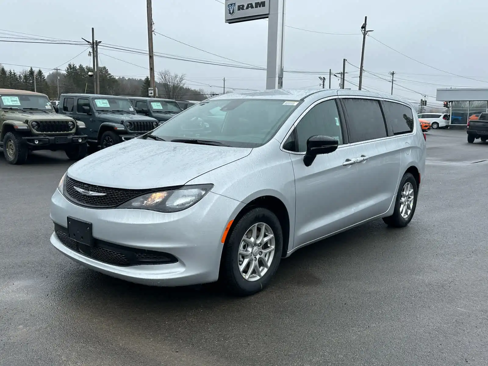 2026 Chrysler Voyager LX's photo