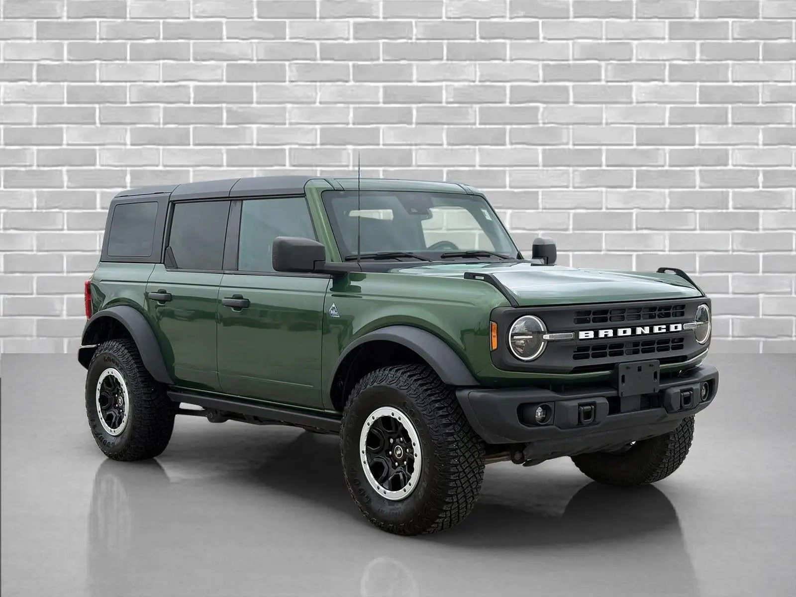 2023 Ford Bronco Black Diamond Advanced (322A) 4x4 photo 3