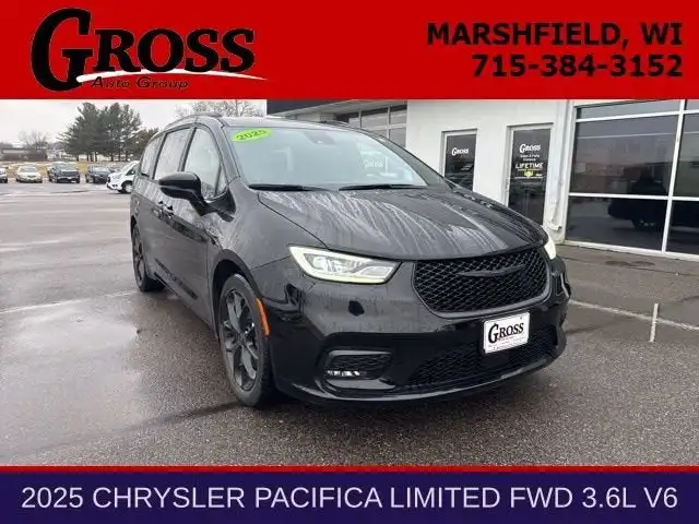 2025 Chrysler Pacifica Limited's photo