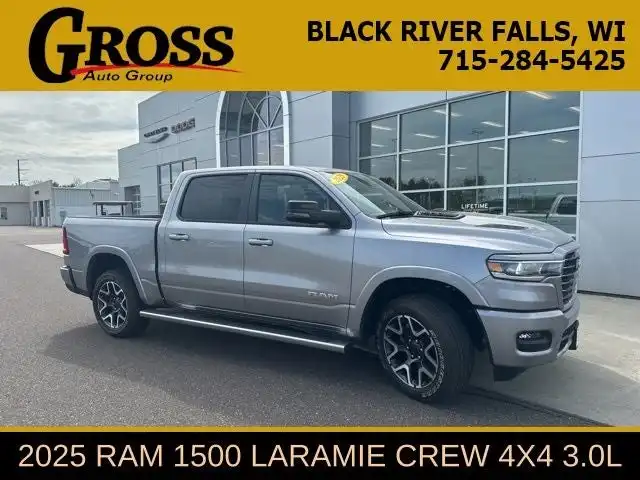 2025 RAM 1500 Laramie 4x4 Crew Cab 5'7's photo