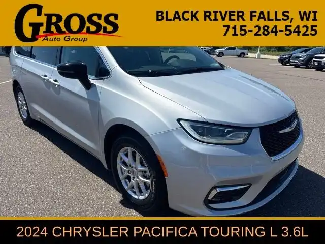 2024 Chrysler Pacifica Touring L's photo