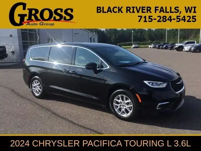 2024 Chrysler Pacifica Touring L's photo