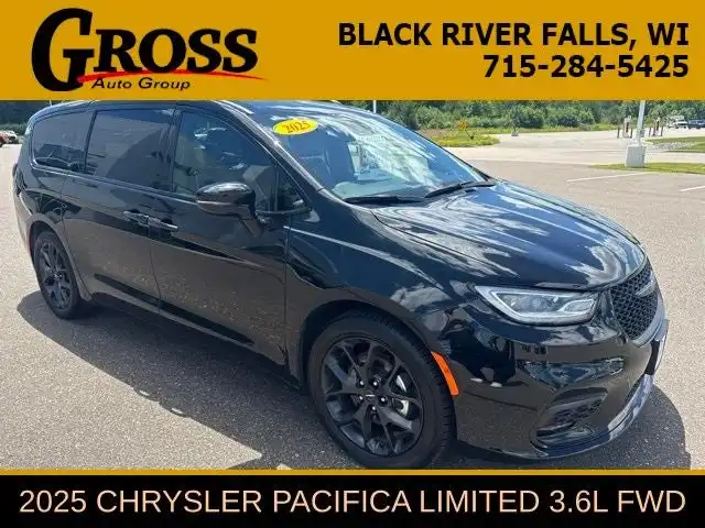 2025 Chrysler Pacifica Limited's photo